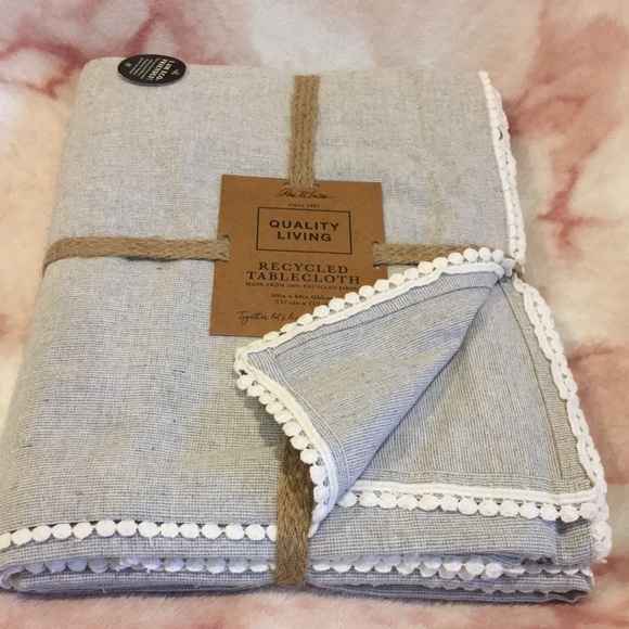 Gray Lace Trim  Recyclable Table Cloth Oblong NWT - Picture 16 of 16